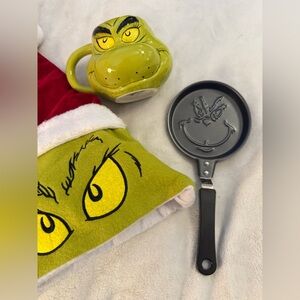 The Grinch Christmas hat & Dr. Seuss Grinch 3D Ceramic Mug 16oz & pan (4.75”)